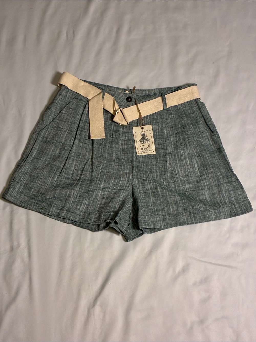 easel Heather Teal Linen-Blend Women’s Shorts with Cream Belt